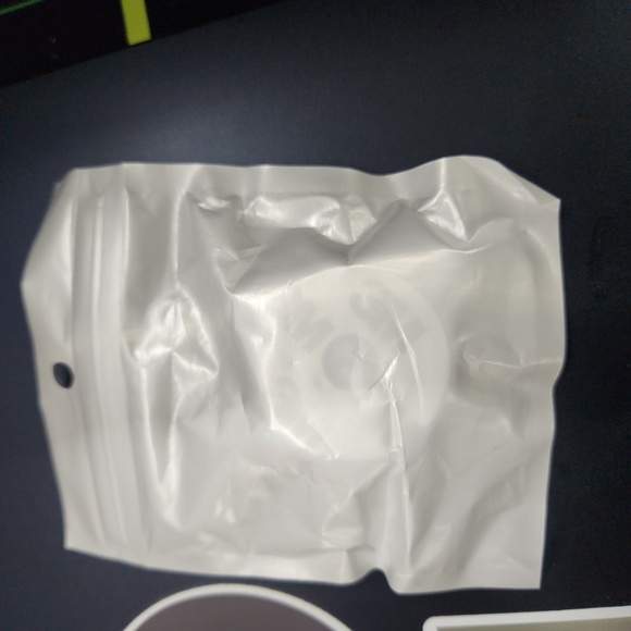 Daisy Bling Phone Accessory - Picture 3 of 3